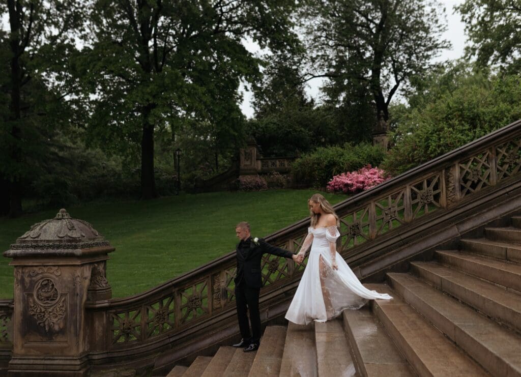 A Rainy Central Park Elopement That Felt Straight Out of a Romance Film