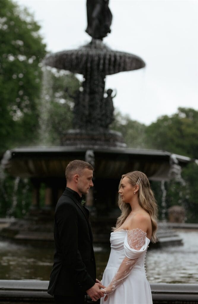 A Rainy Central Park Elopement That Felt Straight Out of a Romance Film