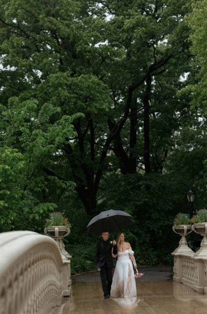 A Rainy Central Park Elopement That Felt Straight Out of a Romance Film