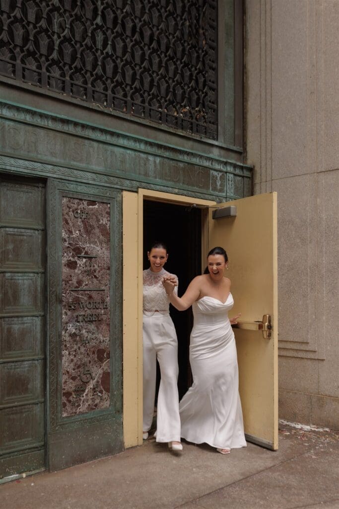 From Brooklyn Views to Ruby’s Cafe: Jess & Amy’s Manhattan City Hall Elopement