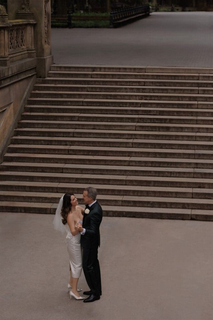 couple dancing during their photoshoot